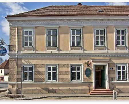 Gasthof Manhalter Pitten 外观 照片